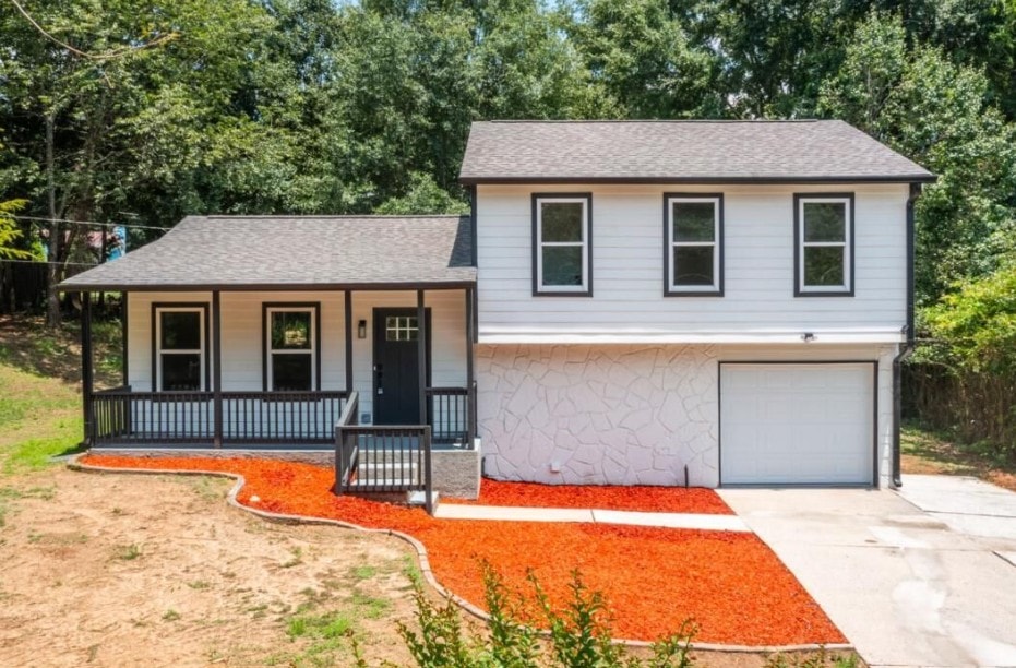 847 Halfmoon Hollow, Lilburn, GA 30047
